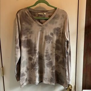LOGO by Lori Goldstein Gray Tie-Dye V-Neck Long Sleeve Top